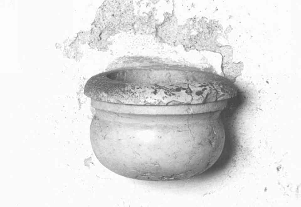 acquasantiera da parete - bottega veneta (sec. XV)