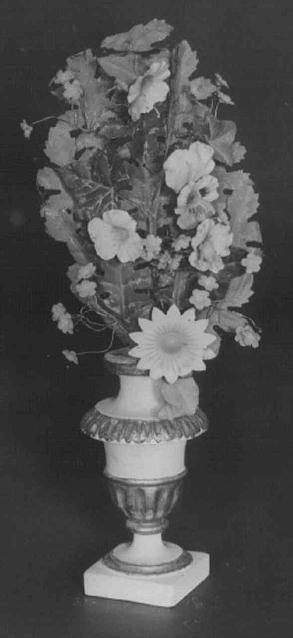 vaso d'altare con composizione floreale - ambito veronese (sec. XIX)