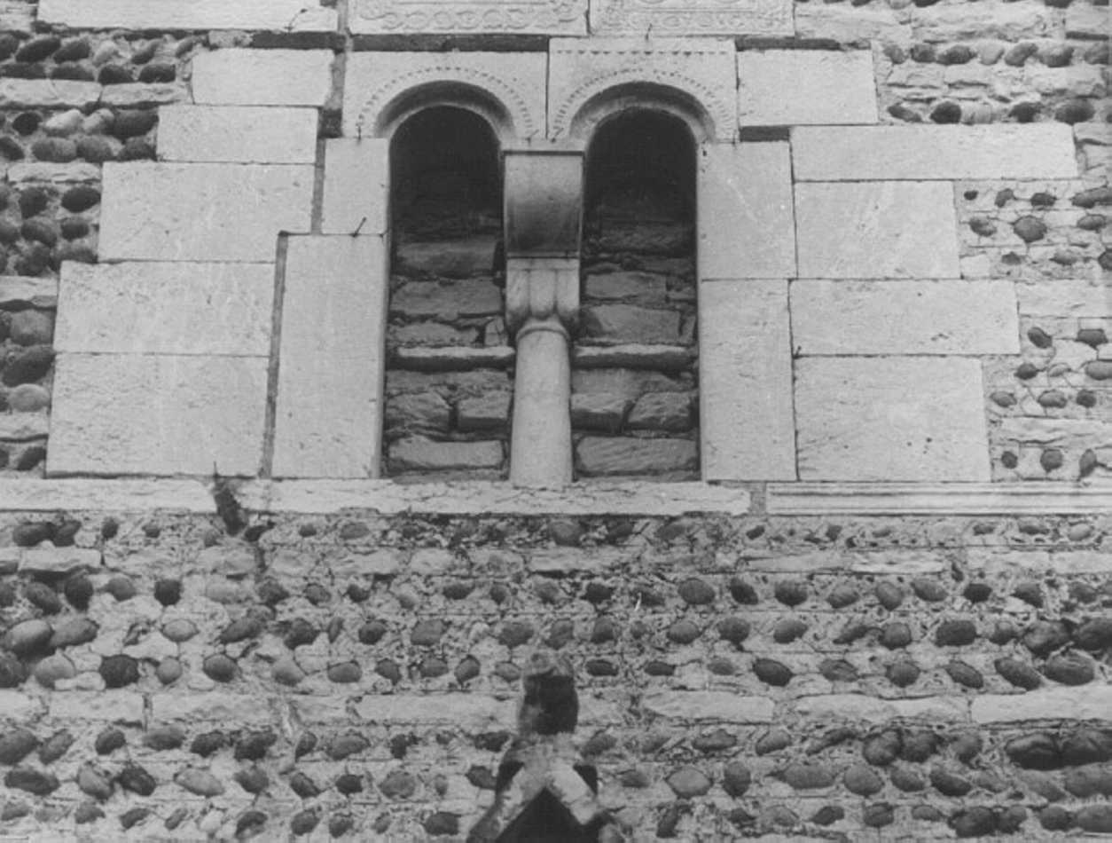 bifora - ambito veronese (sec. XII)