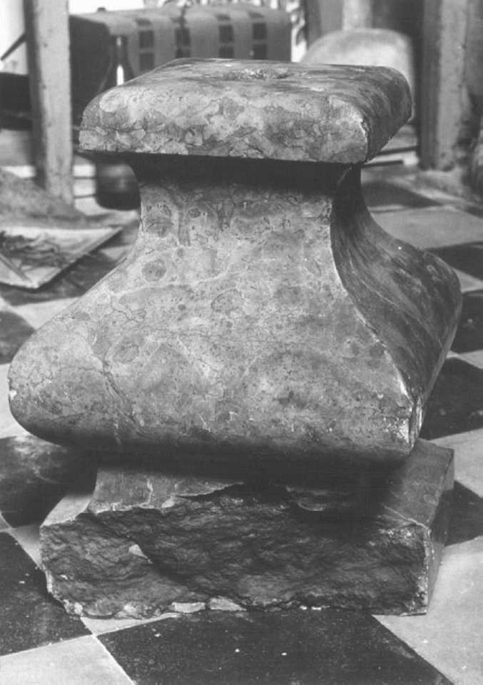 piedistallo - ambito veneto (sec. XVIII)