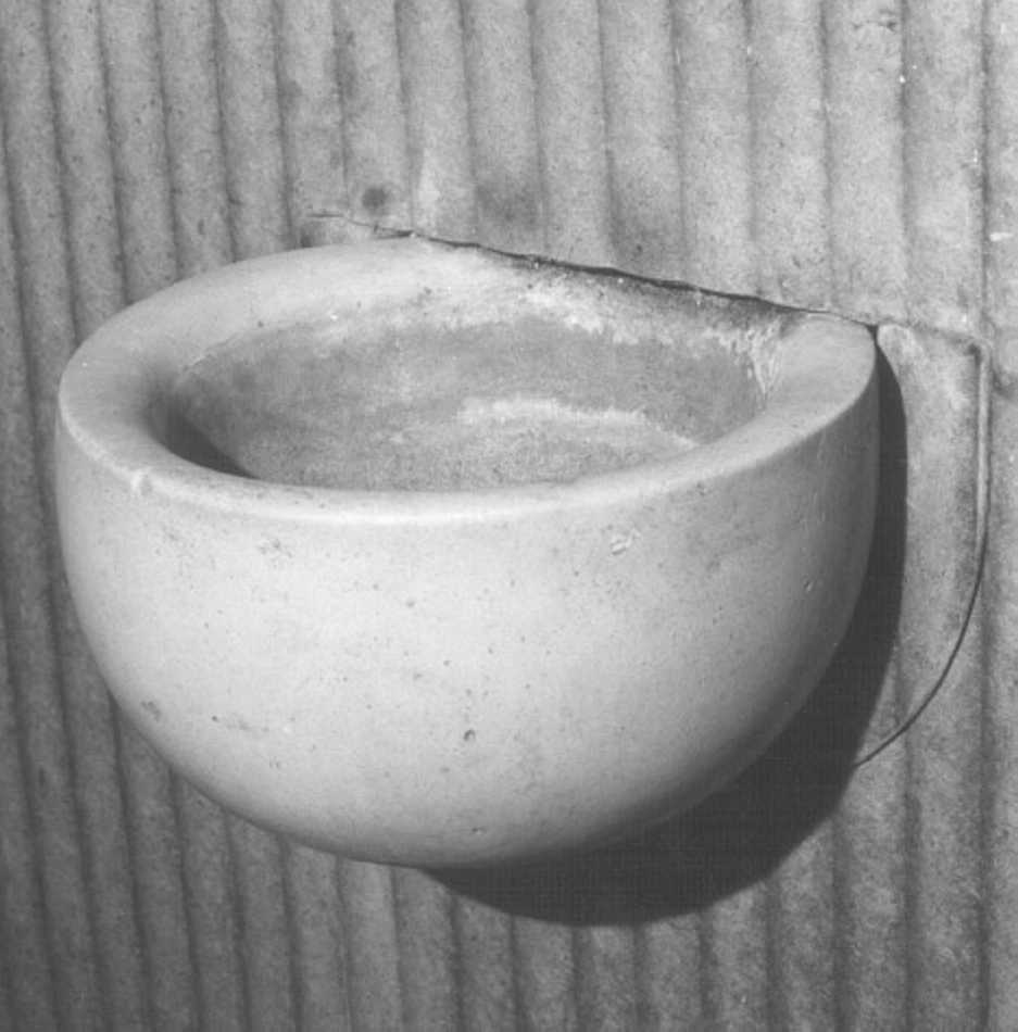 acquasantiera da parete - ambito veneto (sec. XX)