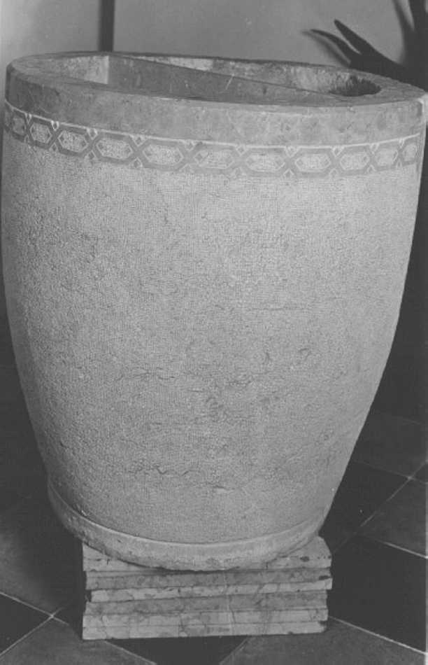 fonte battesimale - bottega veronese (sec. XVIII)