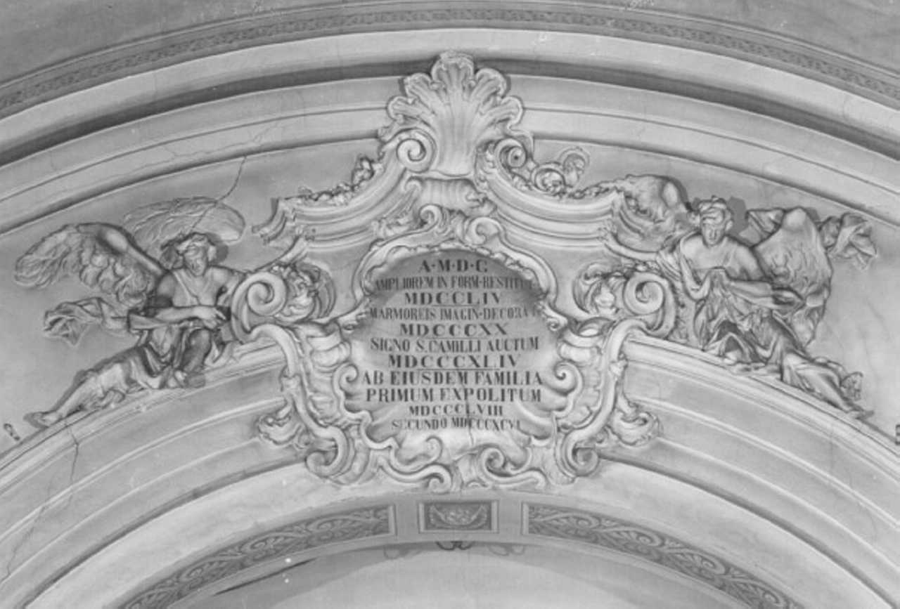 angeli reggicartiglio (rilievo) di Pegrassi Francesco (sec. XIX)