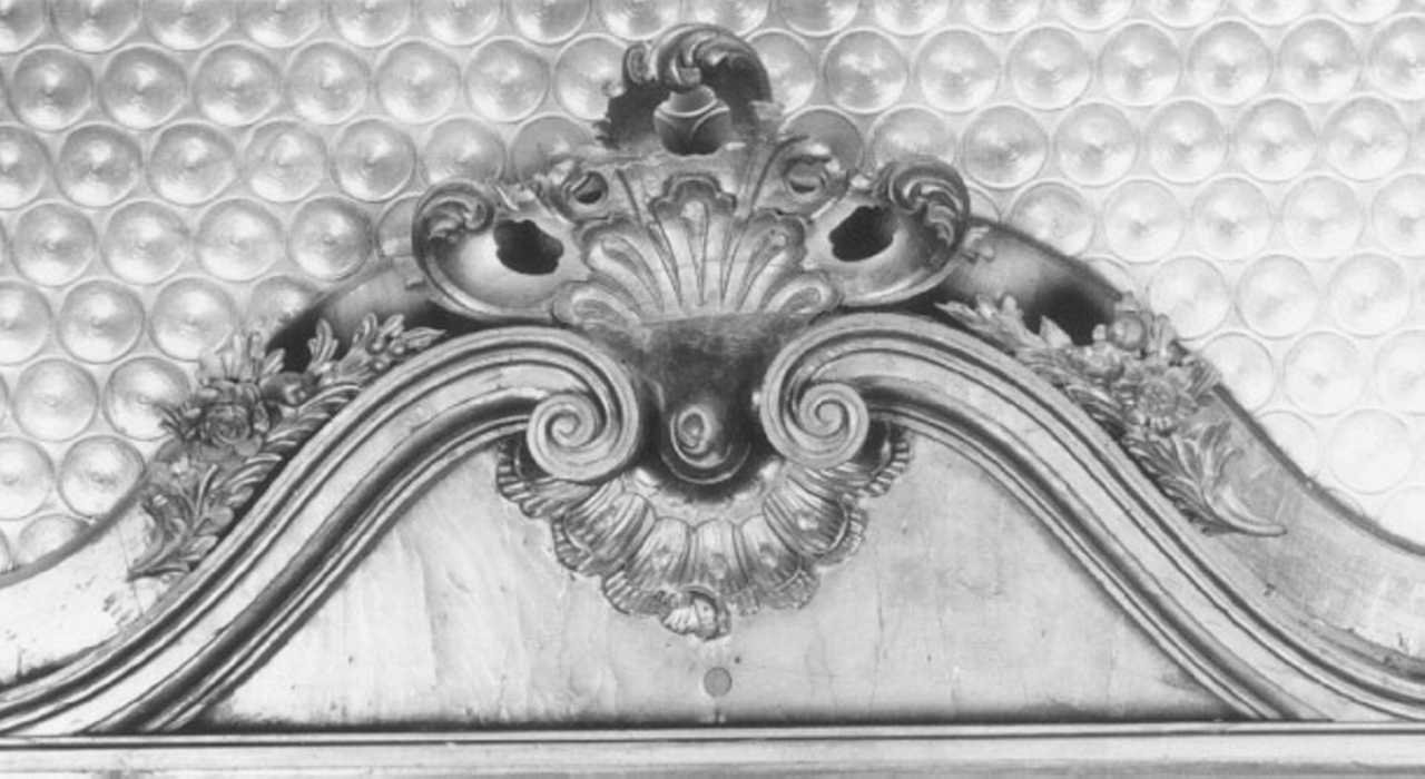 motivi decorativi vegetali (cimasa, elemento d'insieme) - ambito veneto (sec. XVIII)
