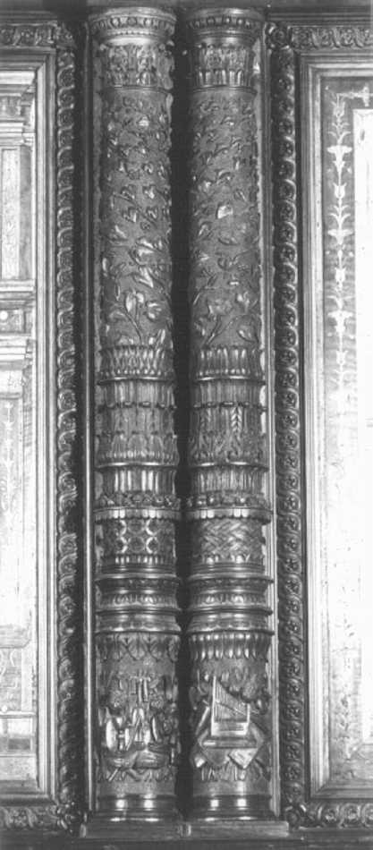 motivi decorativi con oggetti liturgici (decorazione a intaglio) di Giovanni da Verona (e aiuti) (sec. XVI)