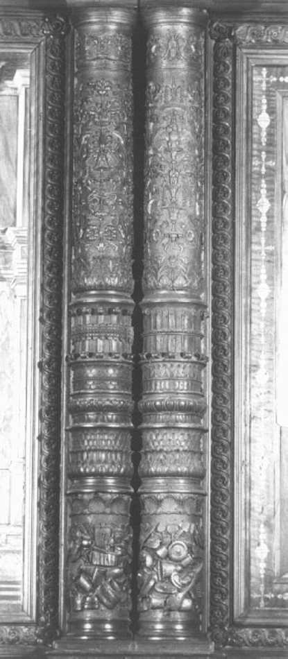 motivi decorativi con utensili da cucina (decorazione a intaglio) di Giovanni da Verona (e aiuti) (sec. XVI)