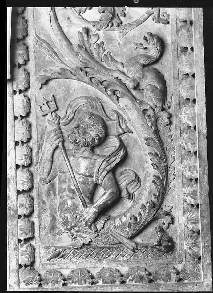 motivi decorativi a girali vegetali (rilievo) - ambito veneto (sec. XV)
