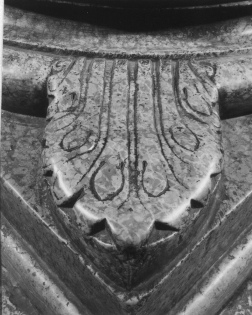 foglia d'acanto (rilievo, serie) - ambito veneto (sec. XIV)