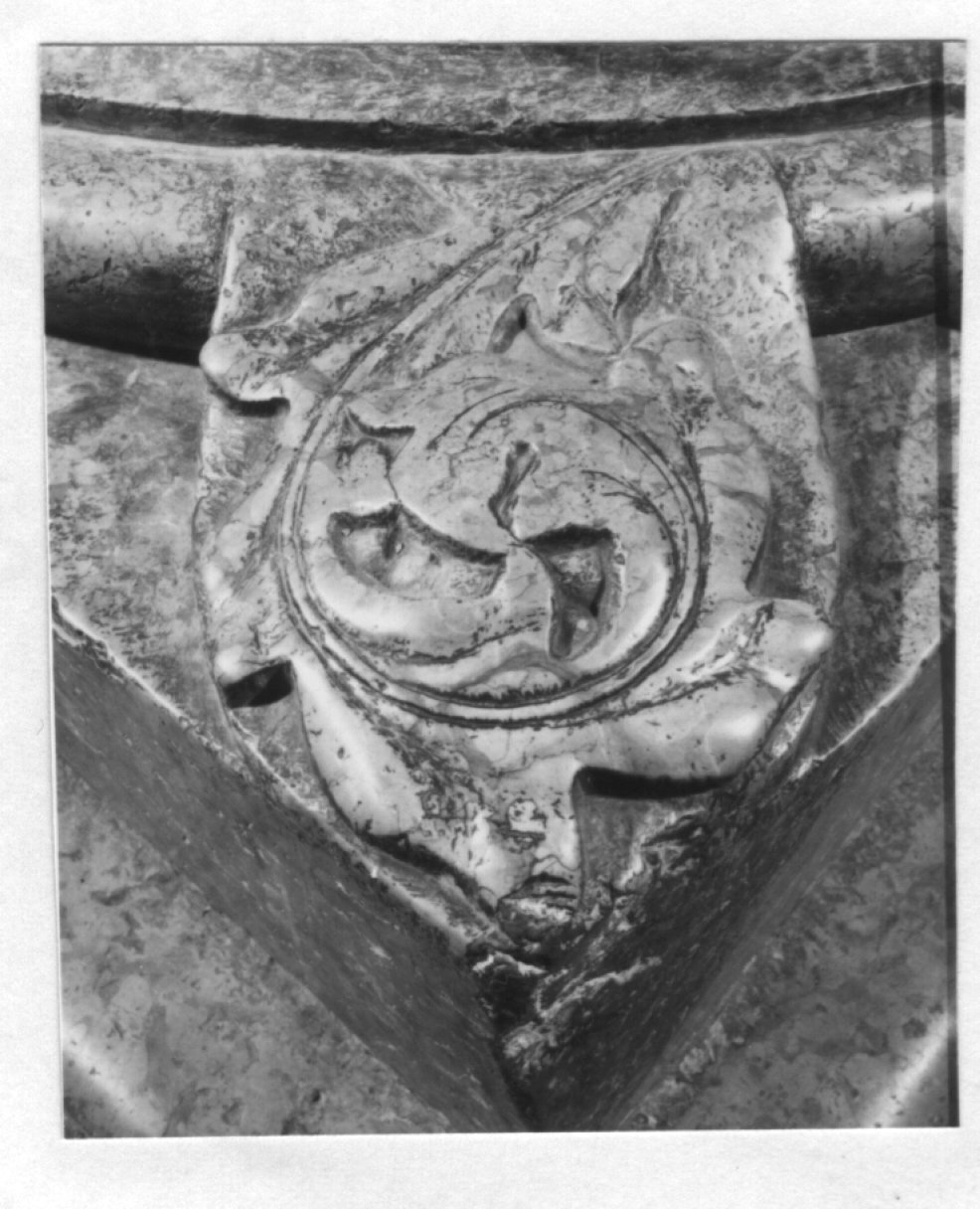 foglia d'acanto (rilievo, serie) - ambito veneto (sec. XV)