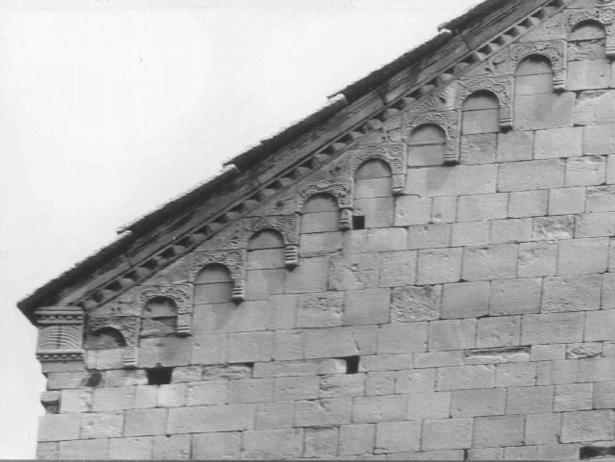 motivi decorativi vegetali (cornice architettonica) - ambito veneto (sec. XII)