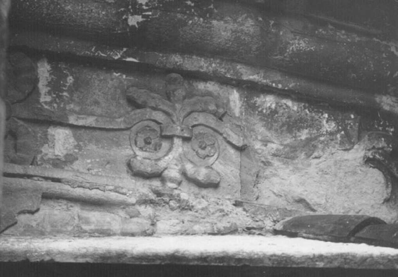 motivi decorativi vegetali (rilievo) - bottega veneta (sec. XV)