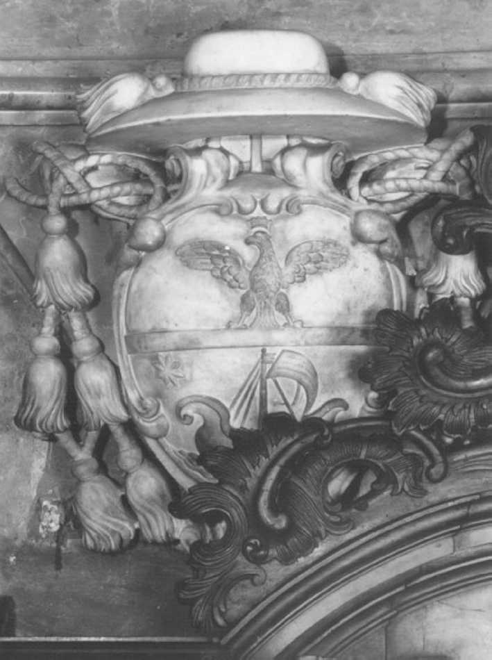 stemma gentilizio (rilievo, elemento d'insieme) - ambito veneto (sec. XVIII)