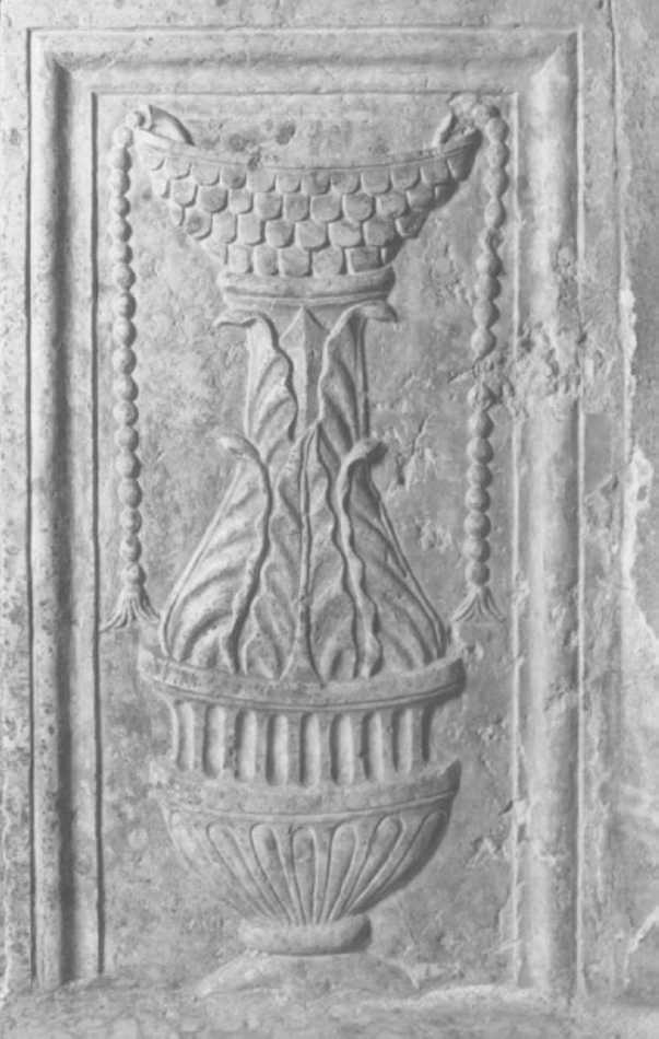 vaso (rilievo, elemento d'insieme) di Maestro Modesto (attribuito) (secc. XV/ XVI)