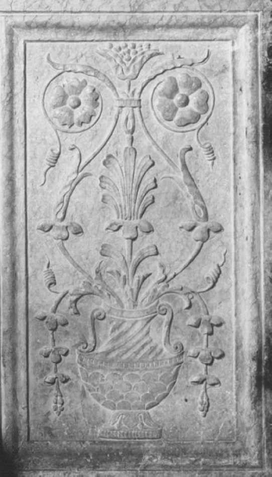 rilievo, elemento d'insieme di Maestro Modesto (attribuito) (secc. XV/ XVI)