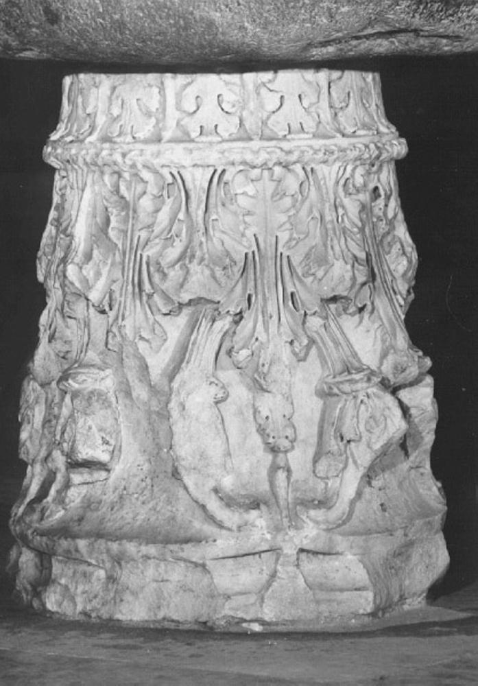 acquasantiera - a fusto, insieme - bottega veronese (fine/inizio secc. II/ III, secc. XVIII/ XIX)