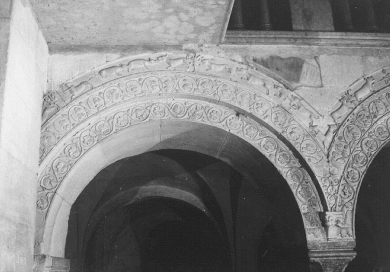 motivi decorativi (rilievo, elemento d'insieme) di Adamino Da San Giorgio (primo quarto sec. XIII)