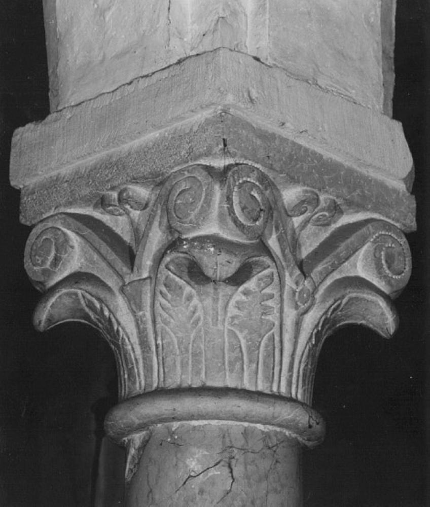 capitello, elemento d'insieme di Adamino Da San Giorgio (bottega) (primo quarto sec. XIII)