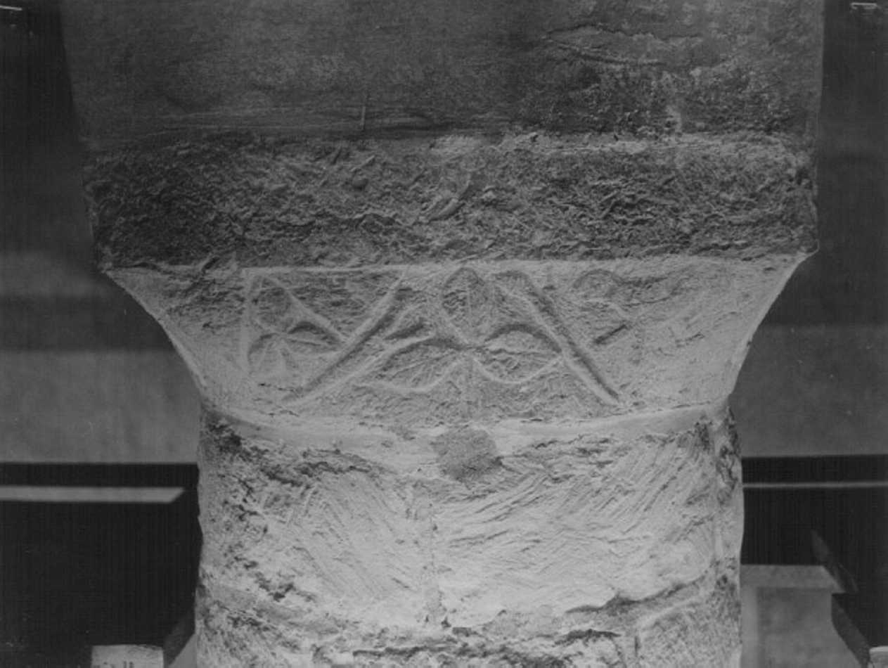 motivi decorativi vegetali e animali (capitello) - ambito veneto (secc. X/ XI)