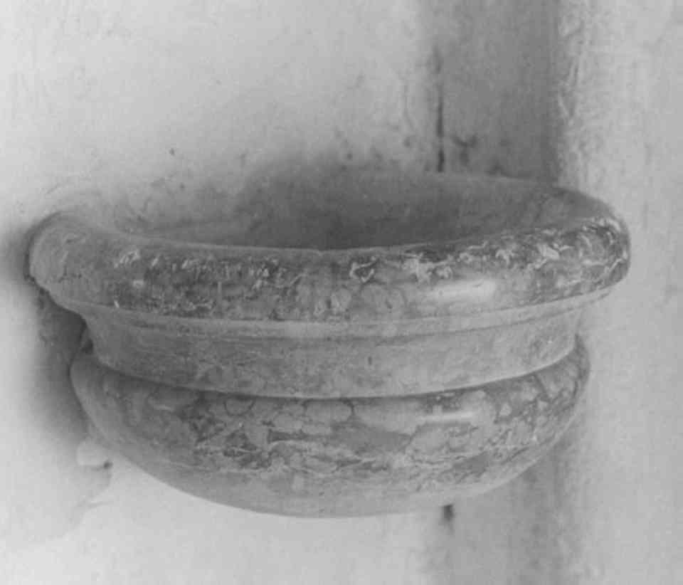 acquasantiera da parete - ambito veneto (sec. XVIII)