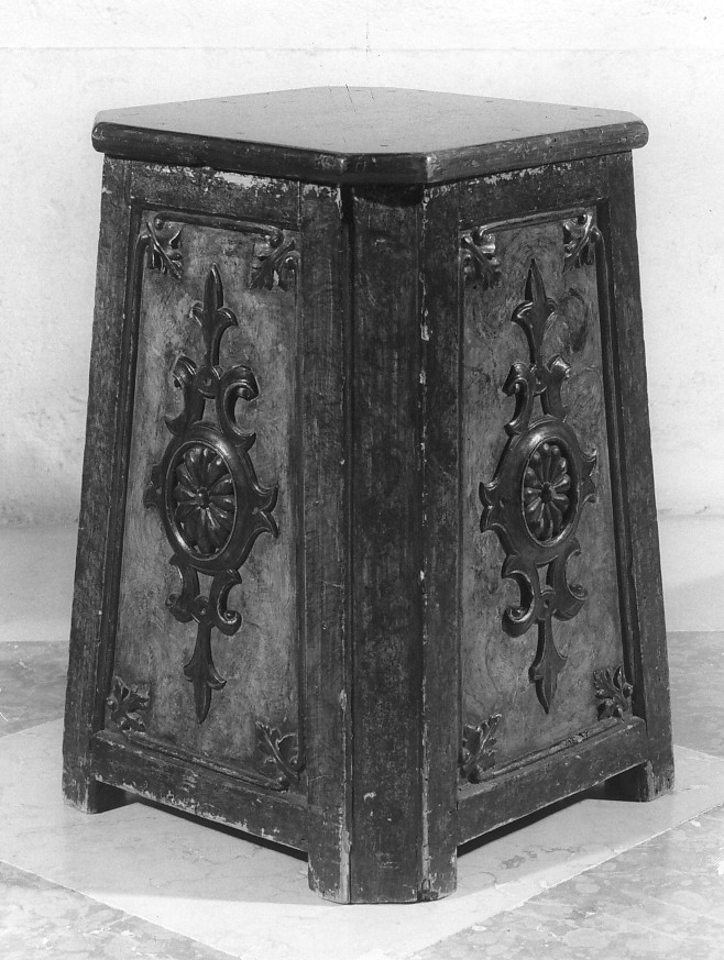 sgabello - ambito veneto (secc. XIX/ XX)