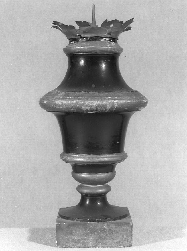 base per il cero pasquale - ambito veneto (seconda metà sec. XIX)