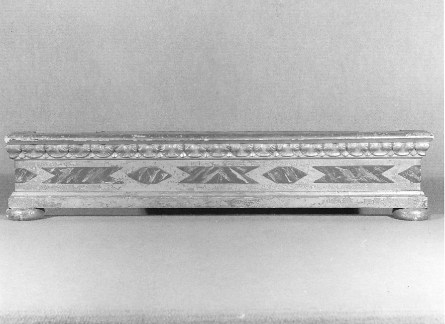 gradino d'altare, elemento d'insieme - ambito veneto (ultimo quarto sec. XIX)