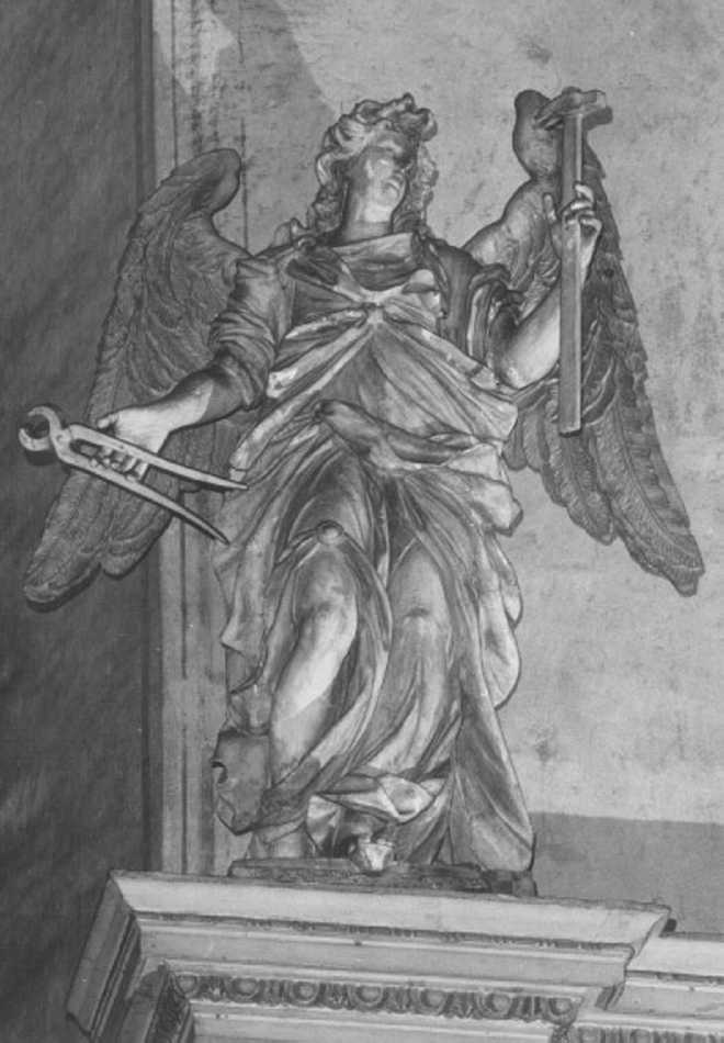 angelo con strumenti della passione (statua) di Marinali Orazio (attribuito), Cuzzetti Andrea (attribuito) (sec. XVII)