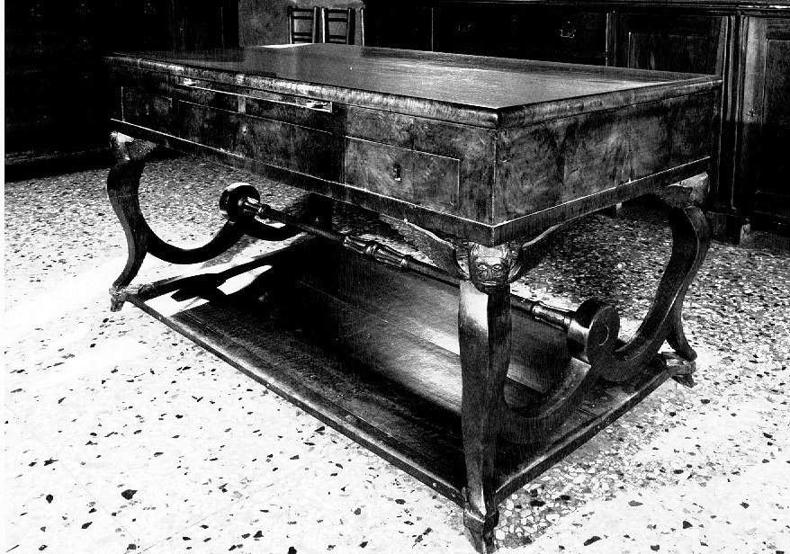 scrivania - bottega veneta (prima metà sec. XIX)