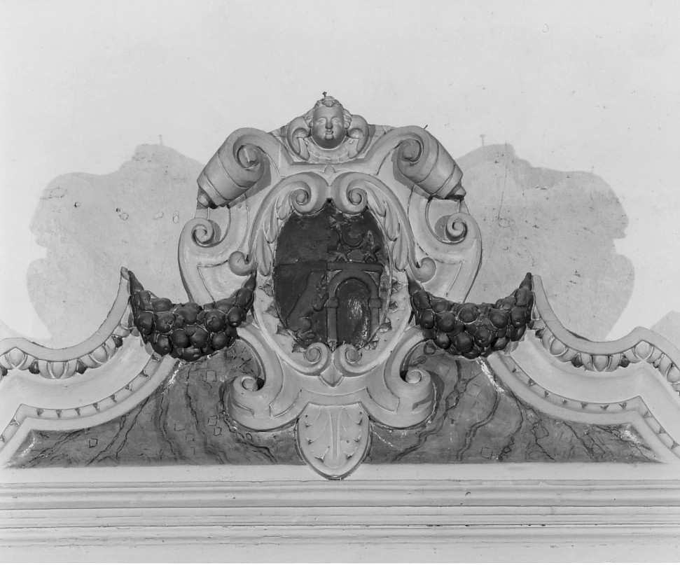 stemma gentilizio (rilievo, elemento d'insieme) - ambito vicentino (sec. XVII)