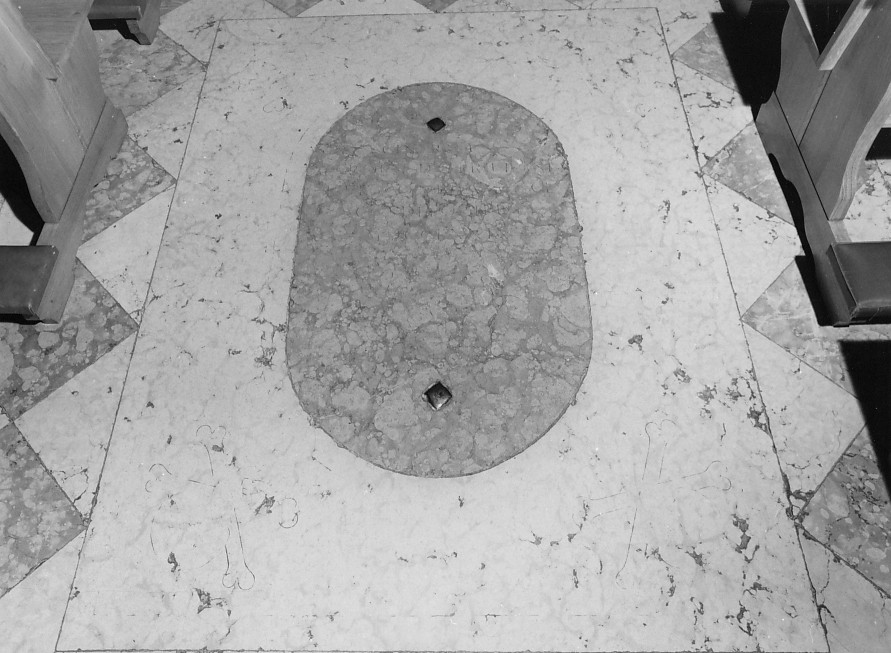 lapide tombale - ambito veronese (sec. XVIII)