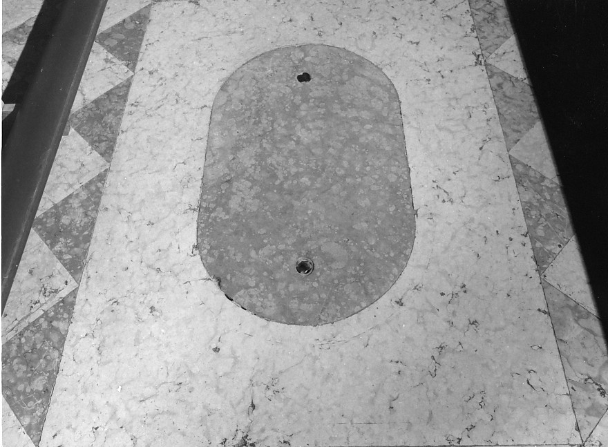 lapide tombale - ambito veronese (sec. XVIII)