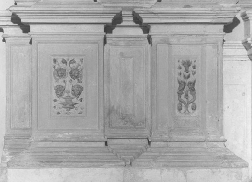 motivi decorativi a candelabra (rilievo) di Giovanni Di Giacomo Da Porlezza (attribuito) (sec. XVI)