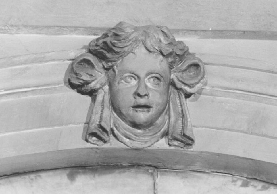 testa di donna (rilievo) - ambito vicentino (secc. XVII/ XX)