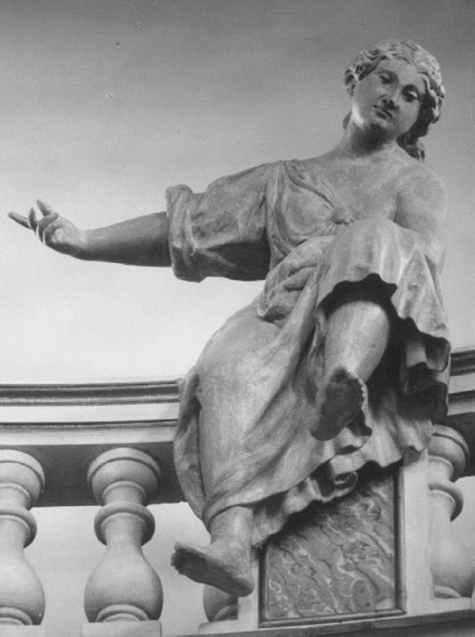 figura femminile (statua, elemento d'insieme) di Marinali Orazio (scuola) (sec. XVIII)