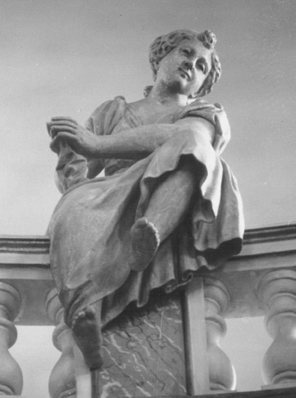 figura femminile (statua, elemento d'insieme) di Marinali Orazio (scuola) (sec. XVIII)