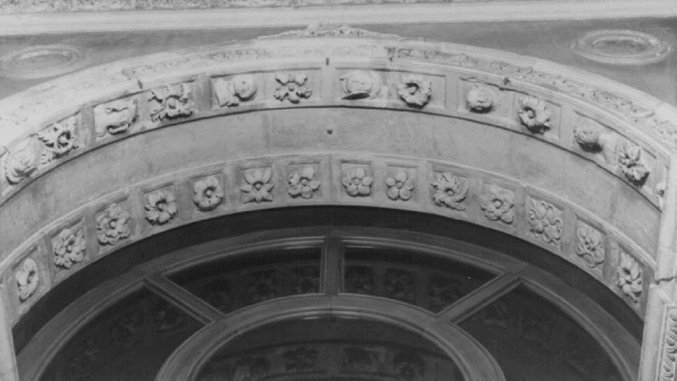 motivi decorativi a cassettoni (rilievo) di Giovanni Di Giacomo Da Porlezza (bottega) (secc. XV/ XVI)