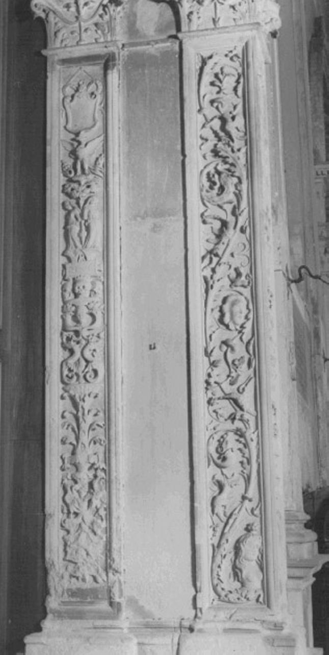 motivi decorativi a candelabra (rilievo) di Giovanni Di Giacomo Da Porlezza (bottega) (secc. XV/ XVI)