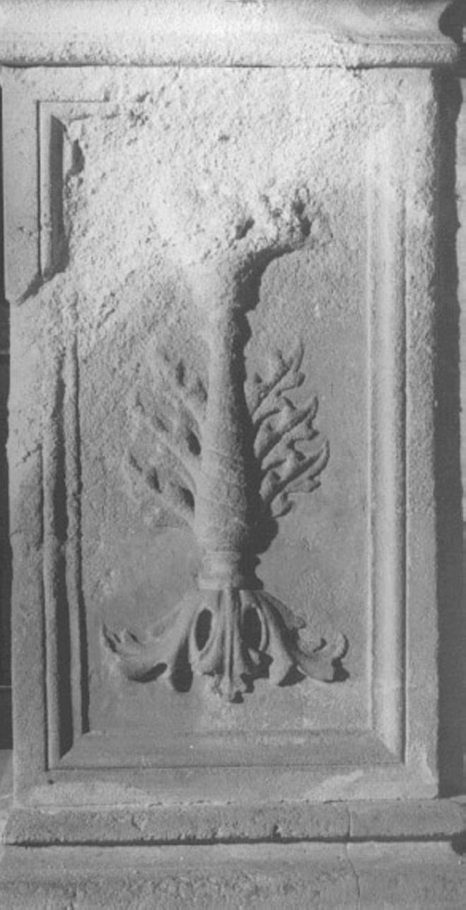 vaso (rilievo) di Giovanni Di Giacomo Da Porlezza (bottega) (secc. XV/ XVI)