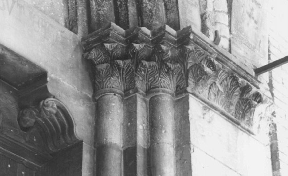 A lato del portale (pilastro, paio) - ambito veneto (sec. XIII)