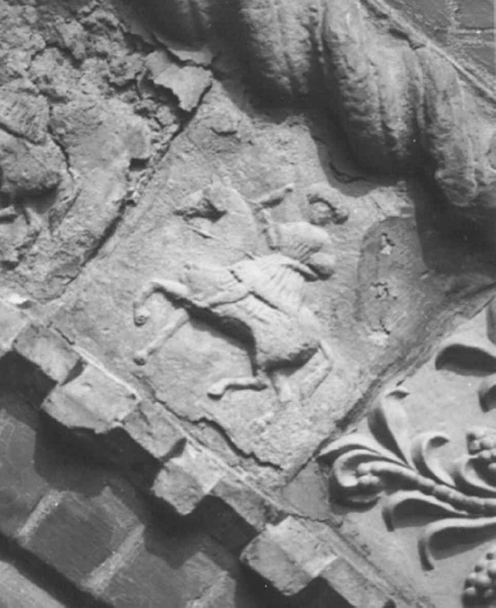 Cavalieri in costume del quattrocento, a cavallo (formella) di Zanino Dei Boccali detto Boccaloro (bottega) (primo quarto sec. XV)