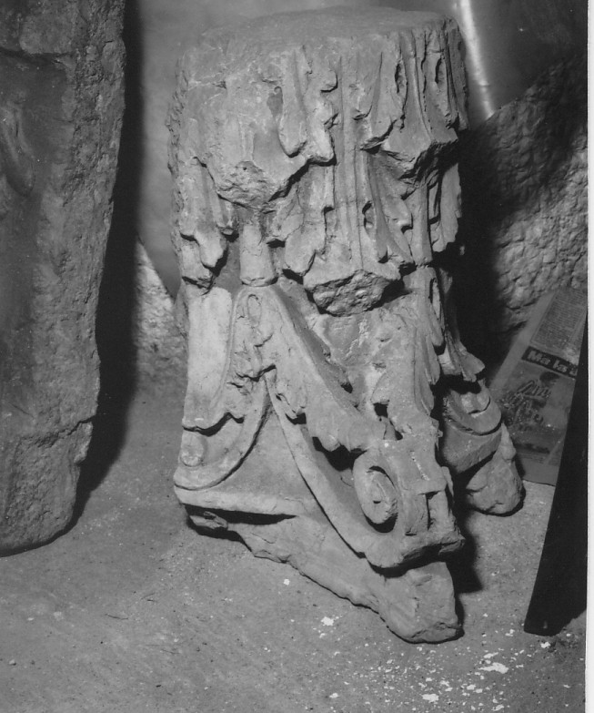 capitello, frammento - ambito veneto (sec. XVI)