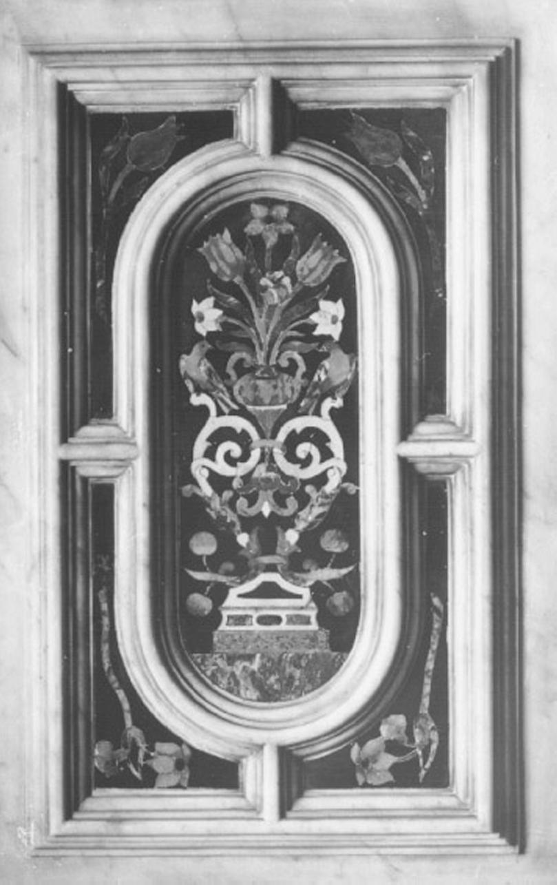 vaso con fiori e uccelli (decorazione a intarsio, serie) di Longhena Baldassarre (attribuito), Corbarelli Benedetto (bottega) (sec. XVII)