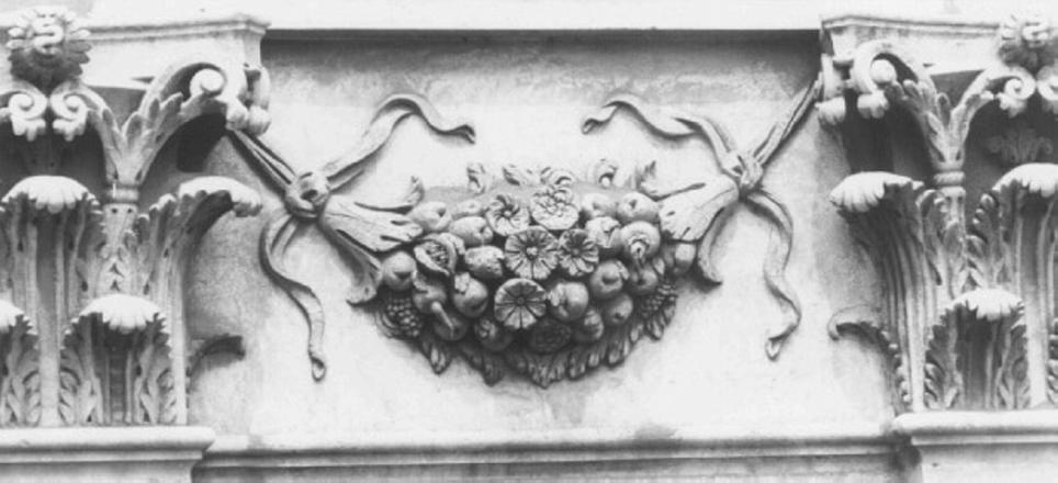festone (decorazione plastica) di Pizzocaro Antonio (attribuito) (sec. XVII)
