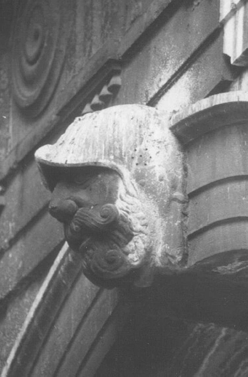 testa d'uomo (rilievo) di Albanese Francesco (sec. XVI)