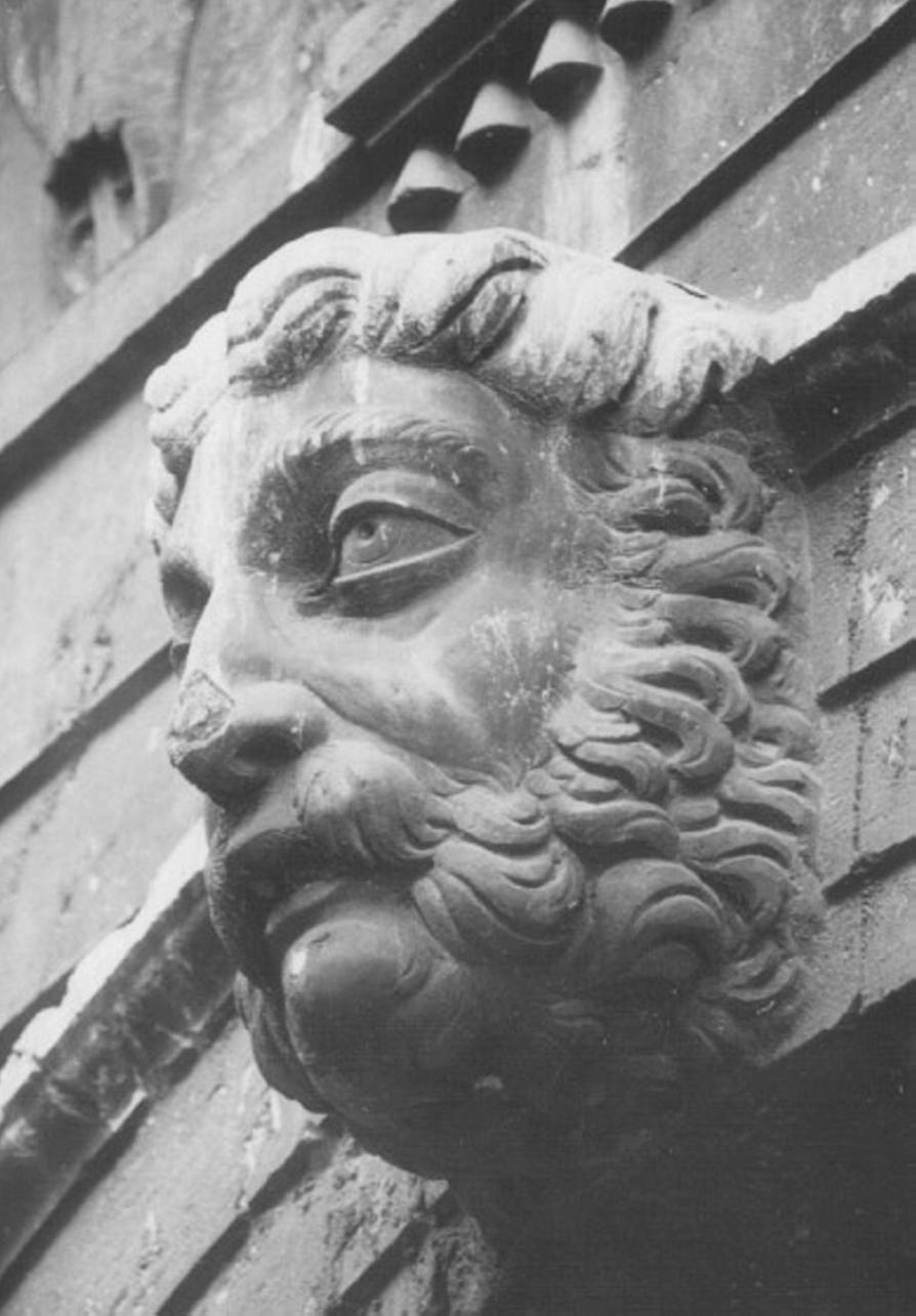 testa d'uomo (rilievo) di Albanese Francesco (sec. XVII)