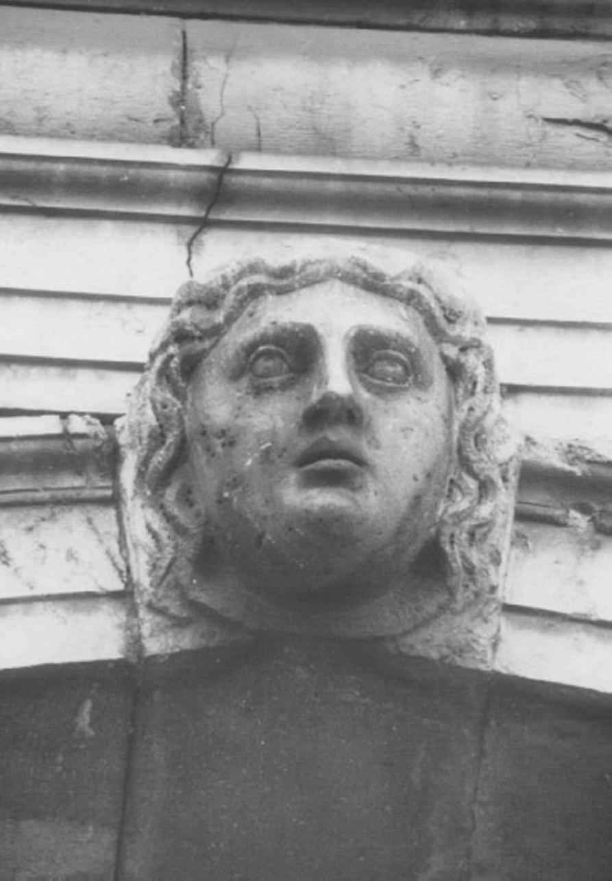 testa di donna (rilievo) di Albanese Giovanni Battista (sec. XVI)