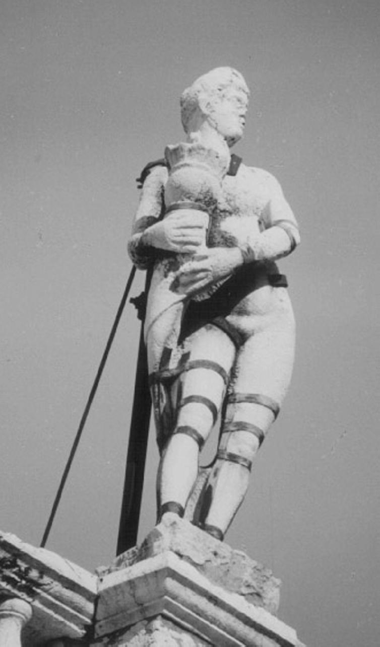 figura femminile (statua) di Albanese Giovanni Battista (attribuito) (sec. XVII)