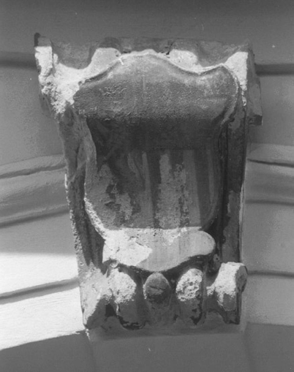 stemma gentilizio (rilievo) - ambito veneto (secc. XVIII/ XIX)