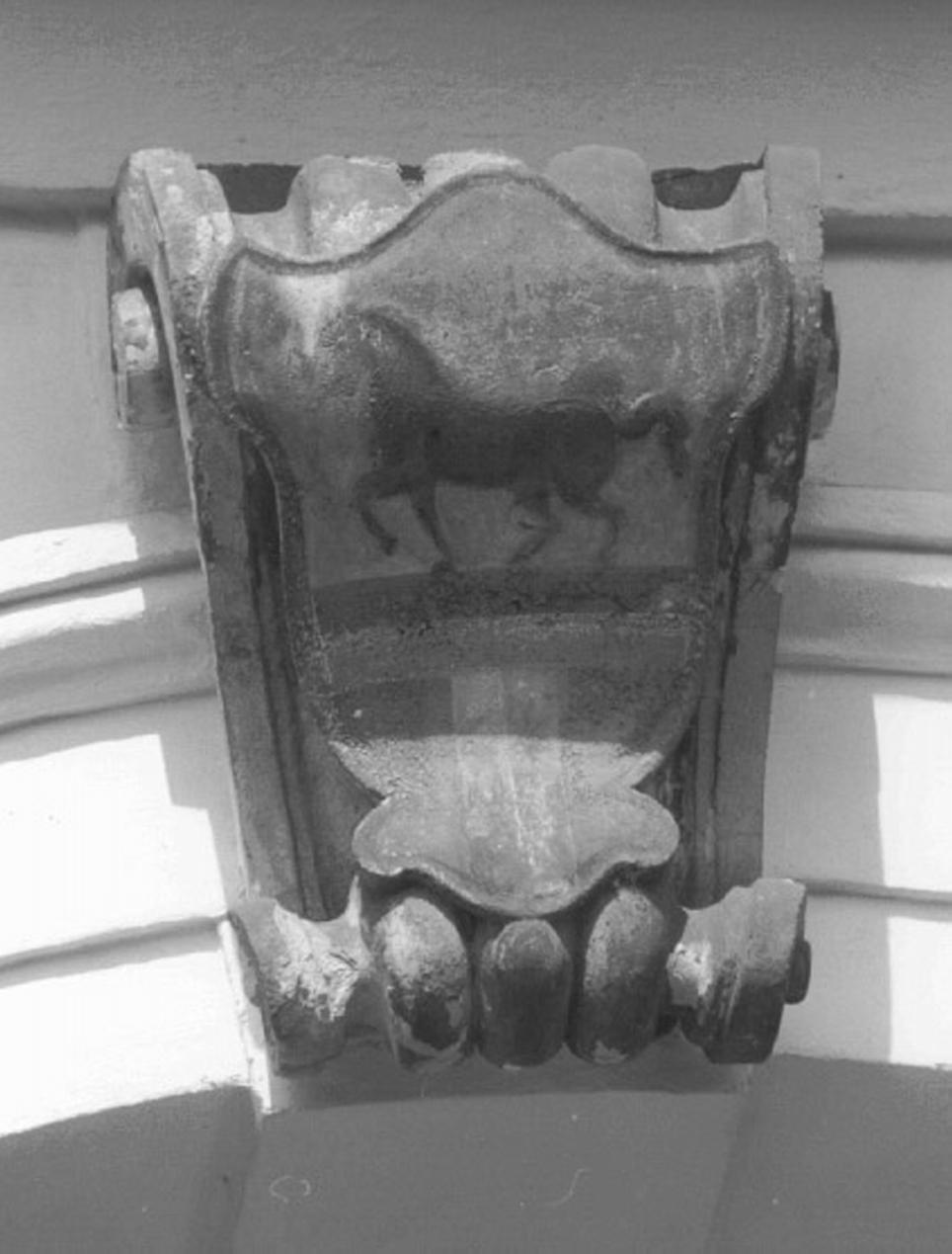 stemma gentilizio (rilievo) - ambito veneto (secc. XVIII/ XIX)