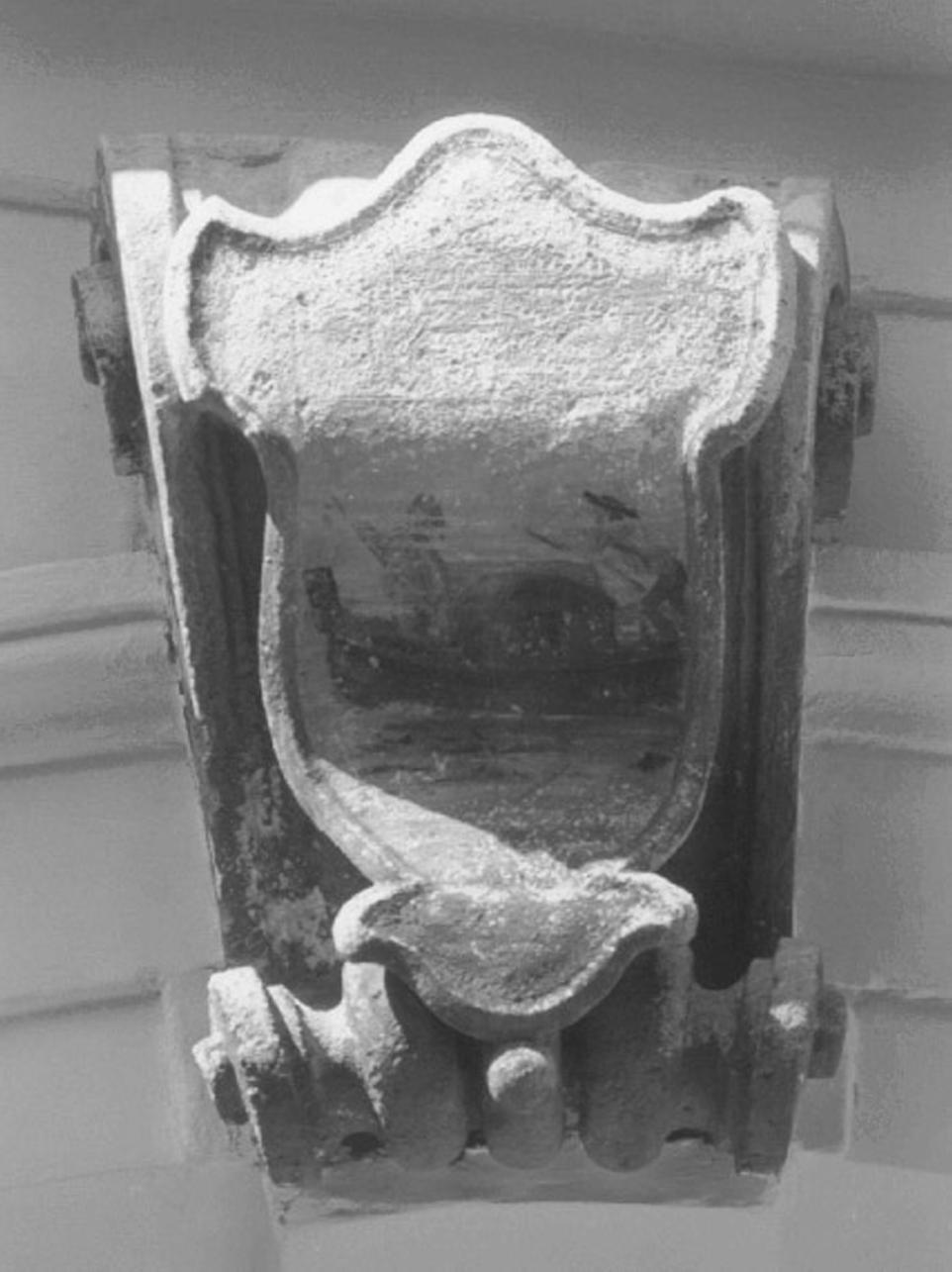 stemma gentilizio (rilievo) - ambito veneto (secc. XVIII/ XIX)